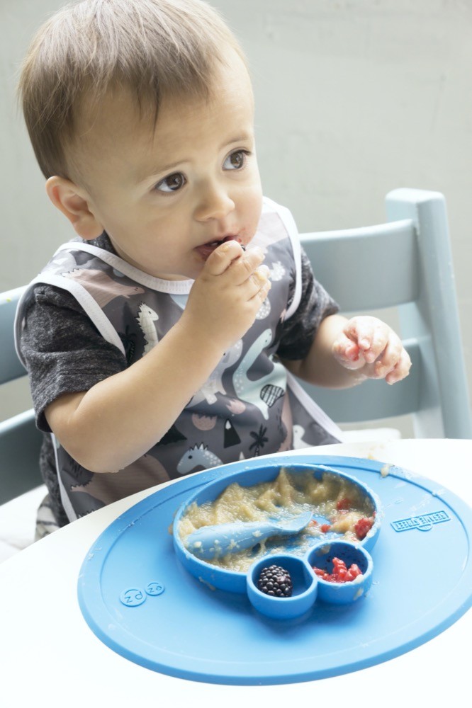 Lust auf Essen? Verschiedene Hinweise verraten Ihnen, ob Ihr Kind dazu bereit ist. / Foto: EZPZ