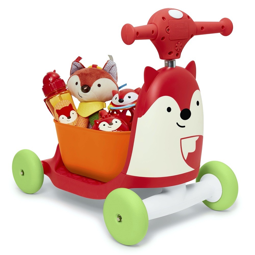 Das "Zoo 3-in-1"-Gefährt von Skip Hop hat eine orange Sitzeinheit, die auch als Spielzeugtruhe umfunktioniert oder ganz abgenommen werden kann.