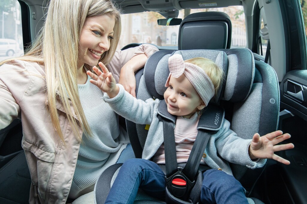 Der im April 2021 lancierte Kinderautositz "Neo 360 SL" von Osann bietet viel Komfort und verfügt über einen Standfuß als zusätzlichen Sicherungspunkt.