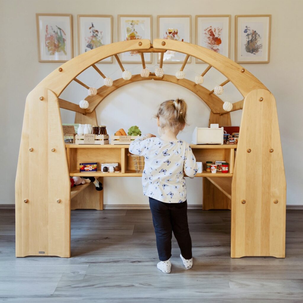 Ein kleines Reich für Kinder: das Spielhaus "Anna" von BioKinder