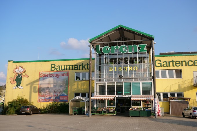 Außenansicht happybaby Schwarzenberg - Reef Paloo und Lorenz Baumarkt