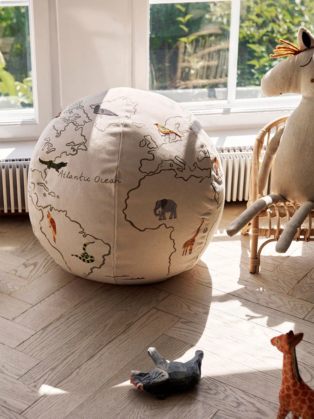 "The World Pouf" von Ferm living